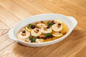 Faszerowany dorsz w galarecie z żurawiną i migdałami